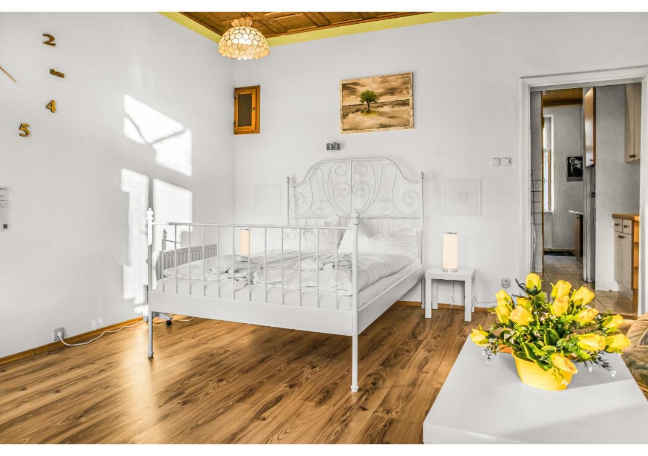 Welcoming 2Br Apt. Near Danube & Millenium Tower Wina Bagian luar foto