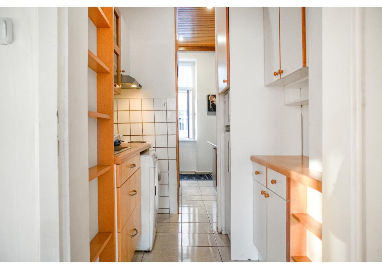 Welcoming 2Br Apt. Near Danube & Millenium Tower Wina Bagian luar foto